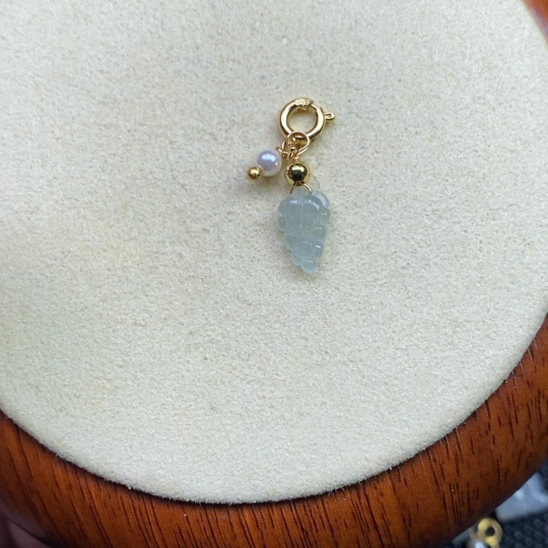 翡翠合金颈饰葡萄