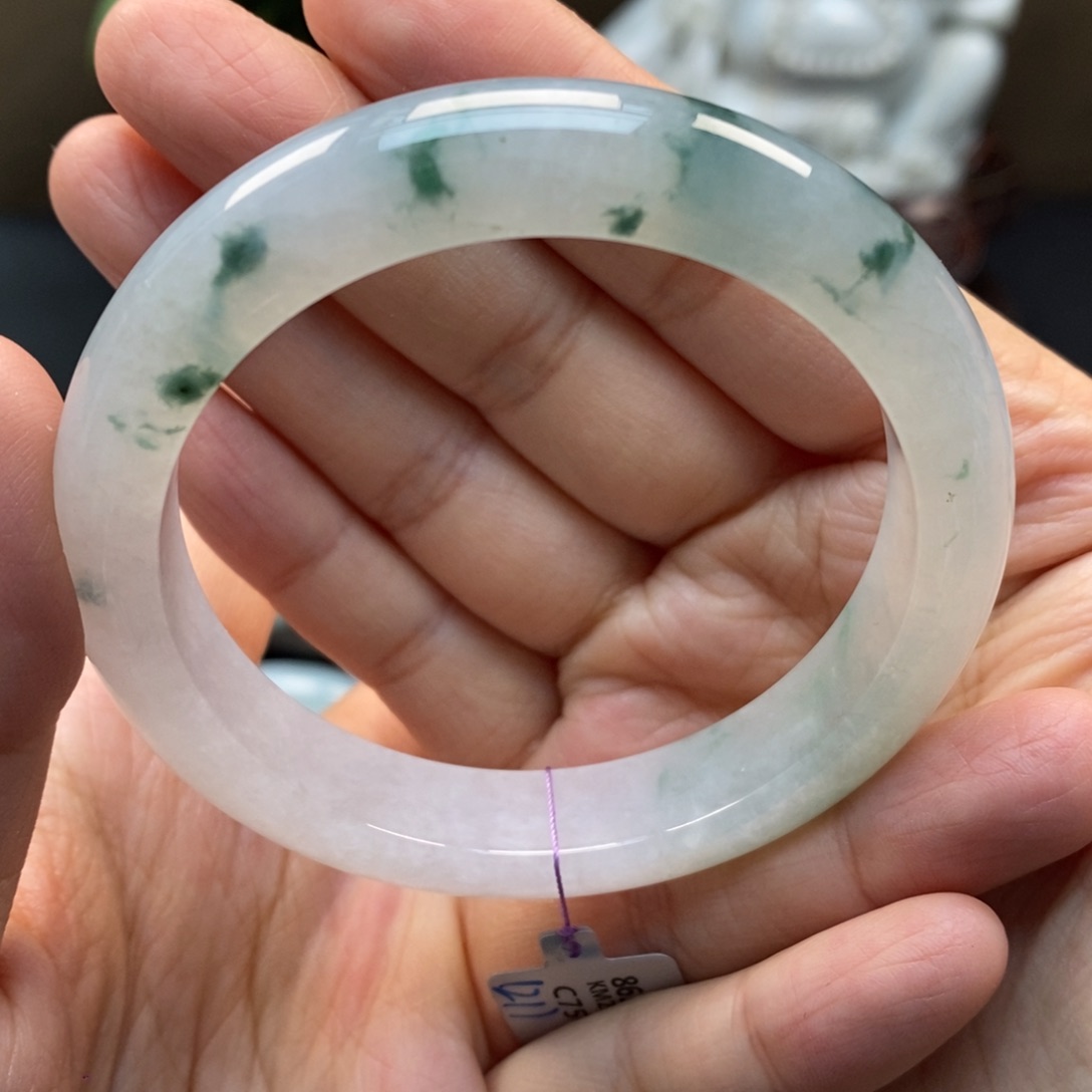 翡翠手镯未镶嵌天然