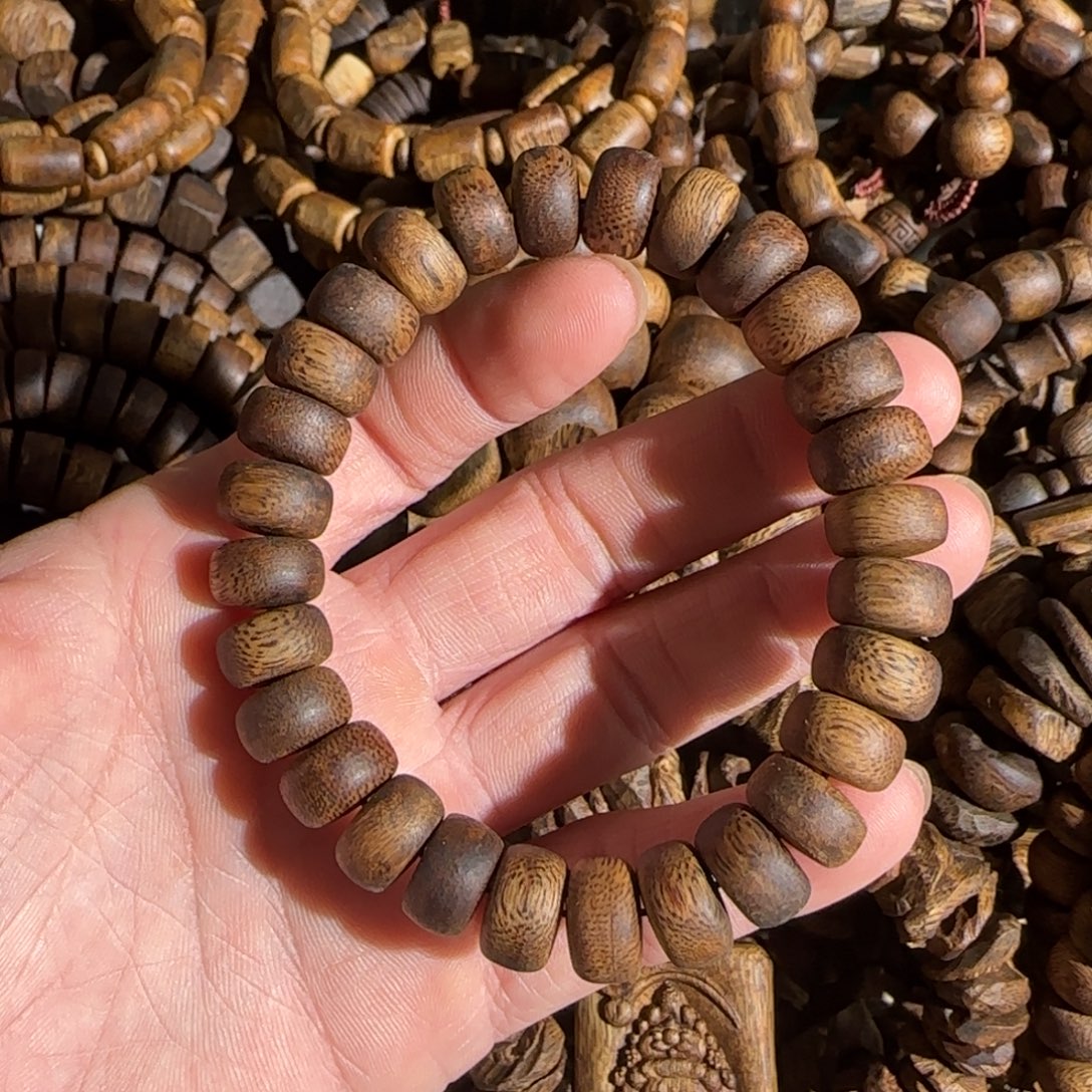 沉香碎屑沉香/乌身老料算盘1.2/14.5