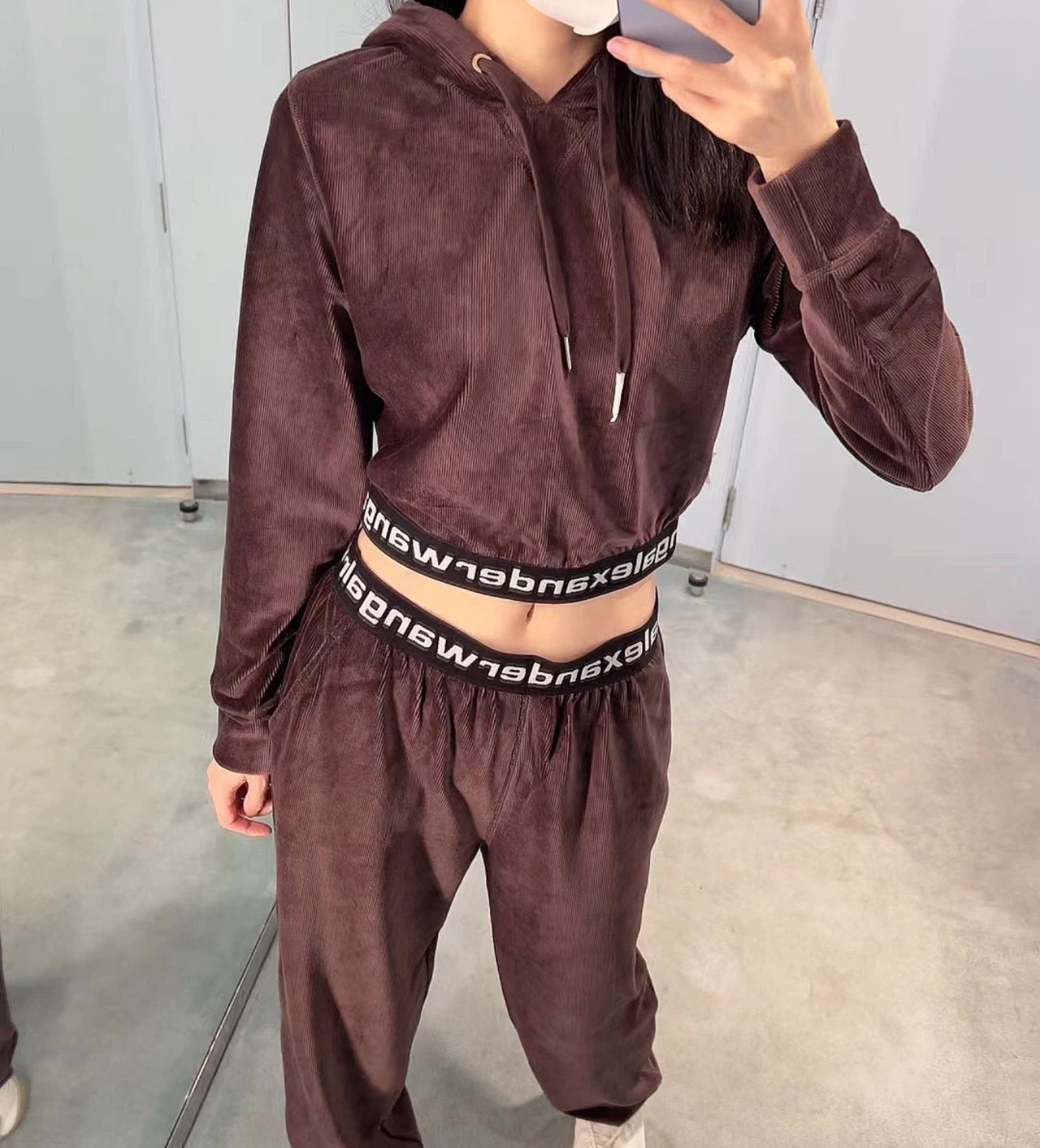 99新 ALEXANDER WANG 娜娜活动  LOGO腰身长袖连帽卫衣    咖色