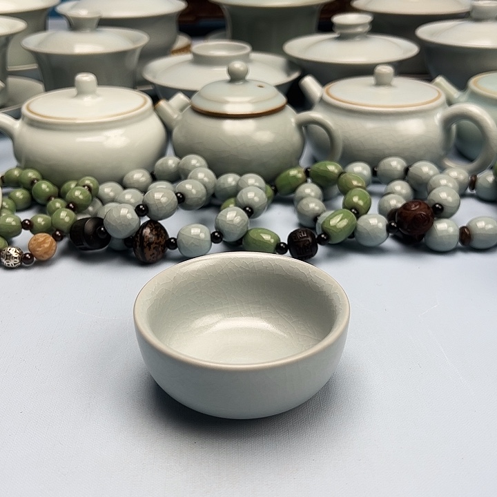 杯仿古月白釉压手杯原矿原釉下产地