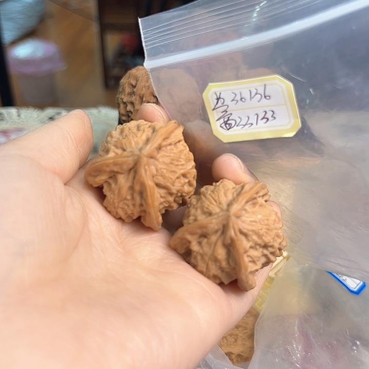 文玩核桃把件盘山三棱