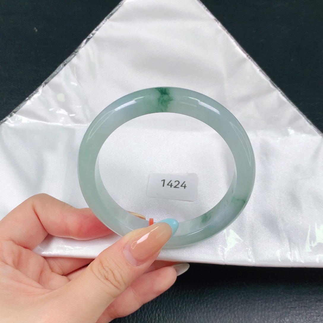 翡翠手镯未镶嵌天然翡翠手镯04