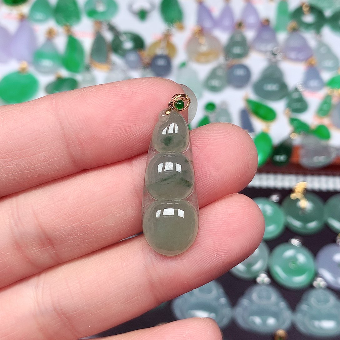 翡翠颈饰18K金镶嵌天然翡翠A货