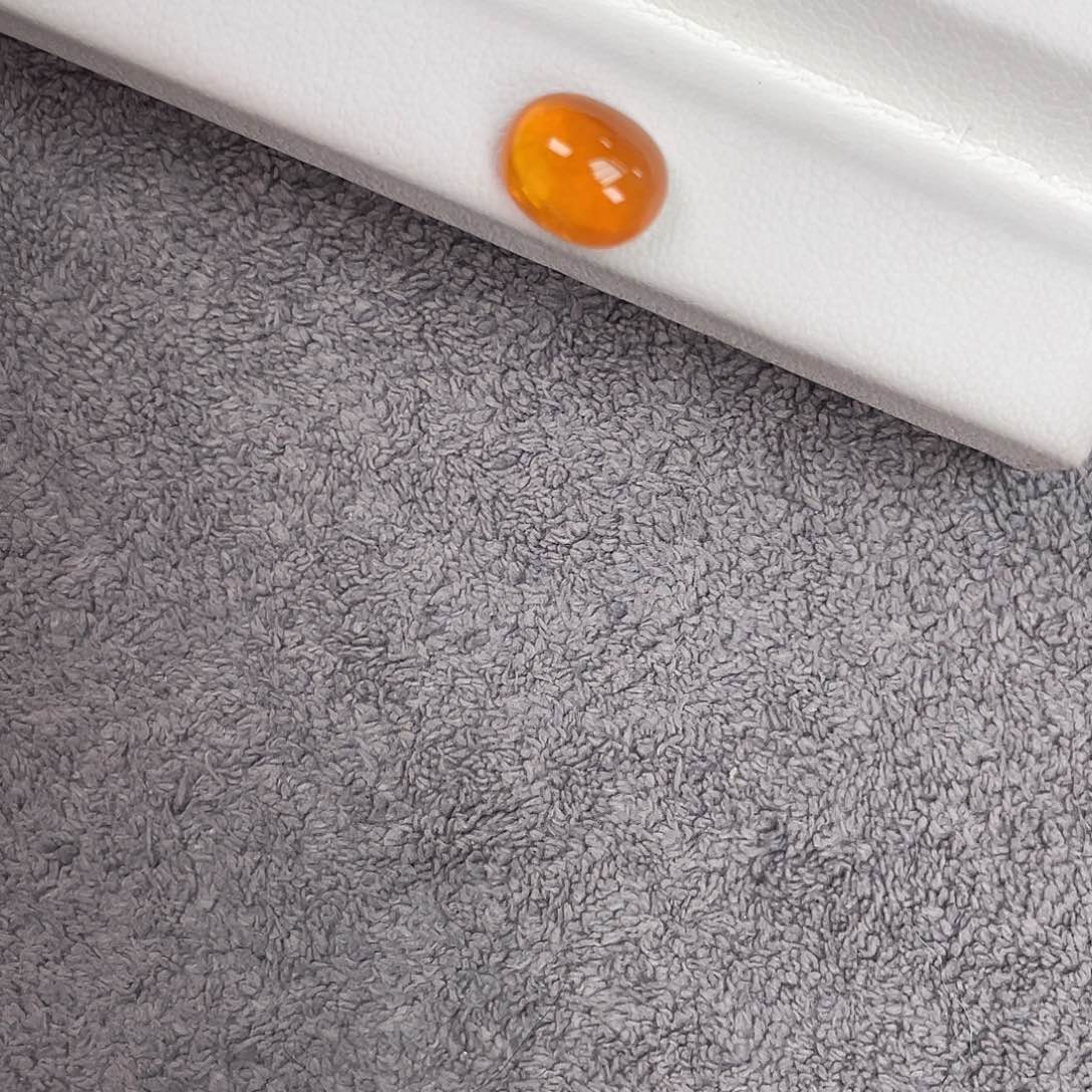 石榴石（芬达石）裸石未镶嵌4.2Ct。   