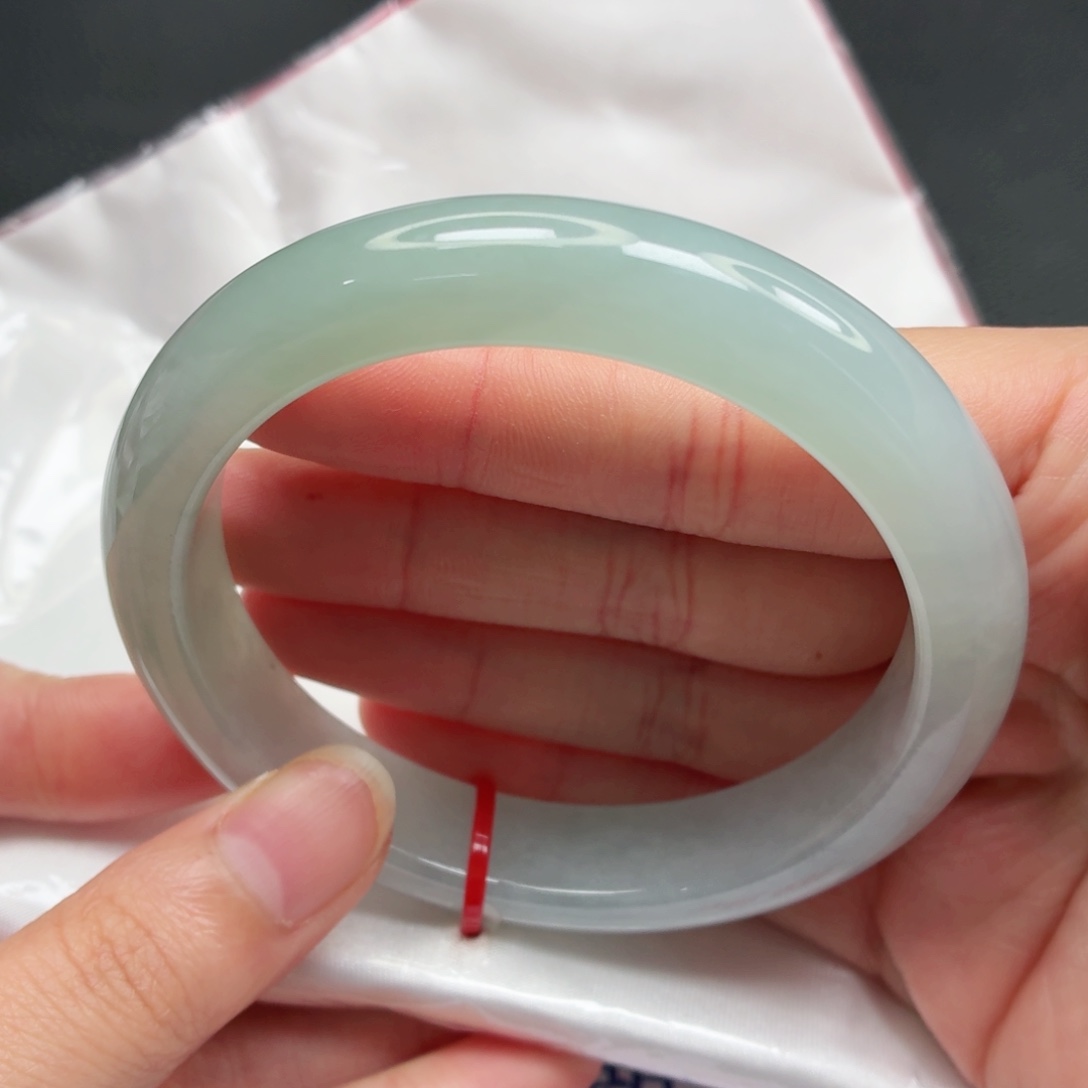 翡翠手镯未镶嵌58圈