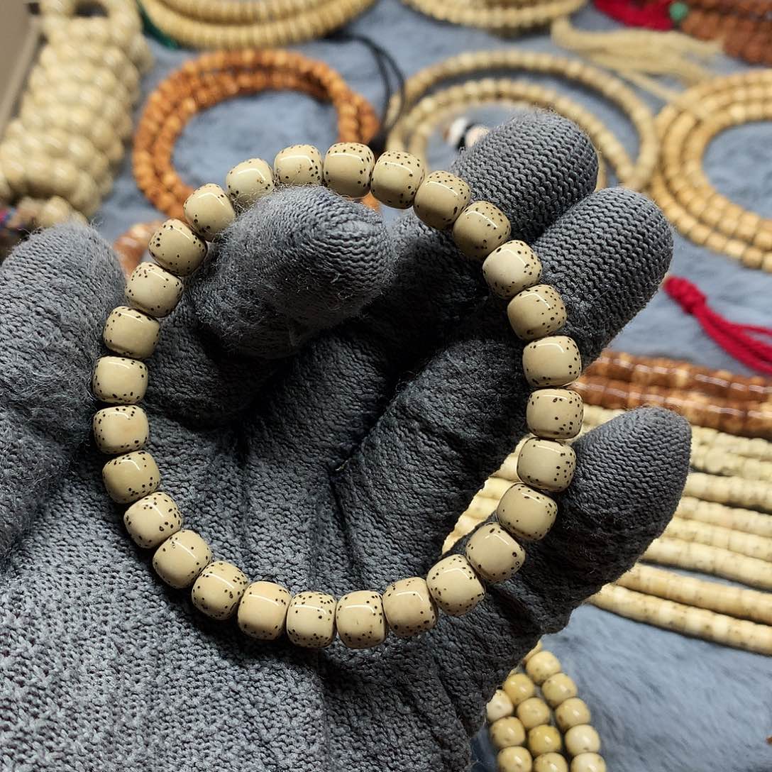 星月菩提吊坠9/8石玉料河豚单圈