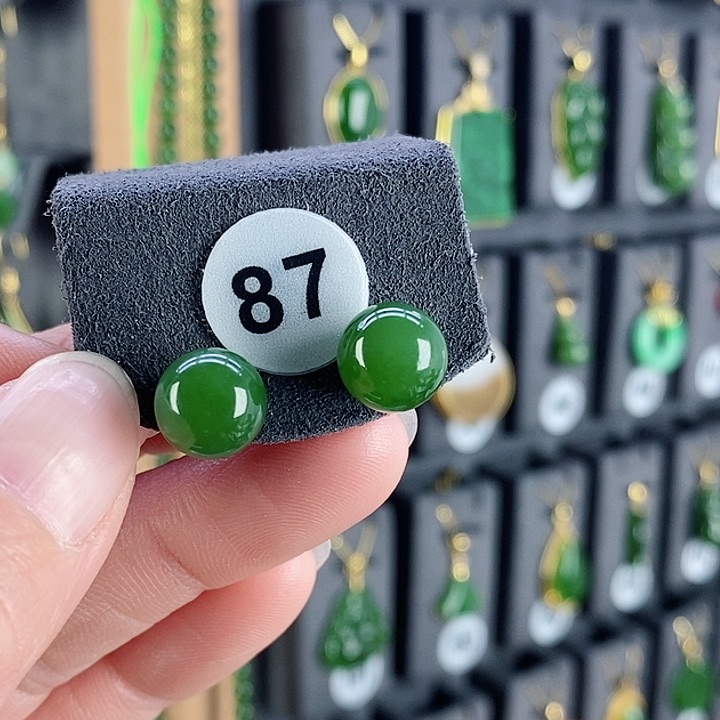 和田玉耳饰18K金镶嵌