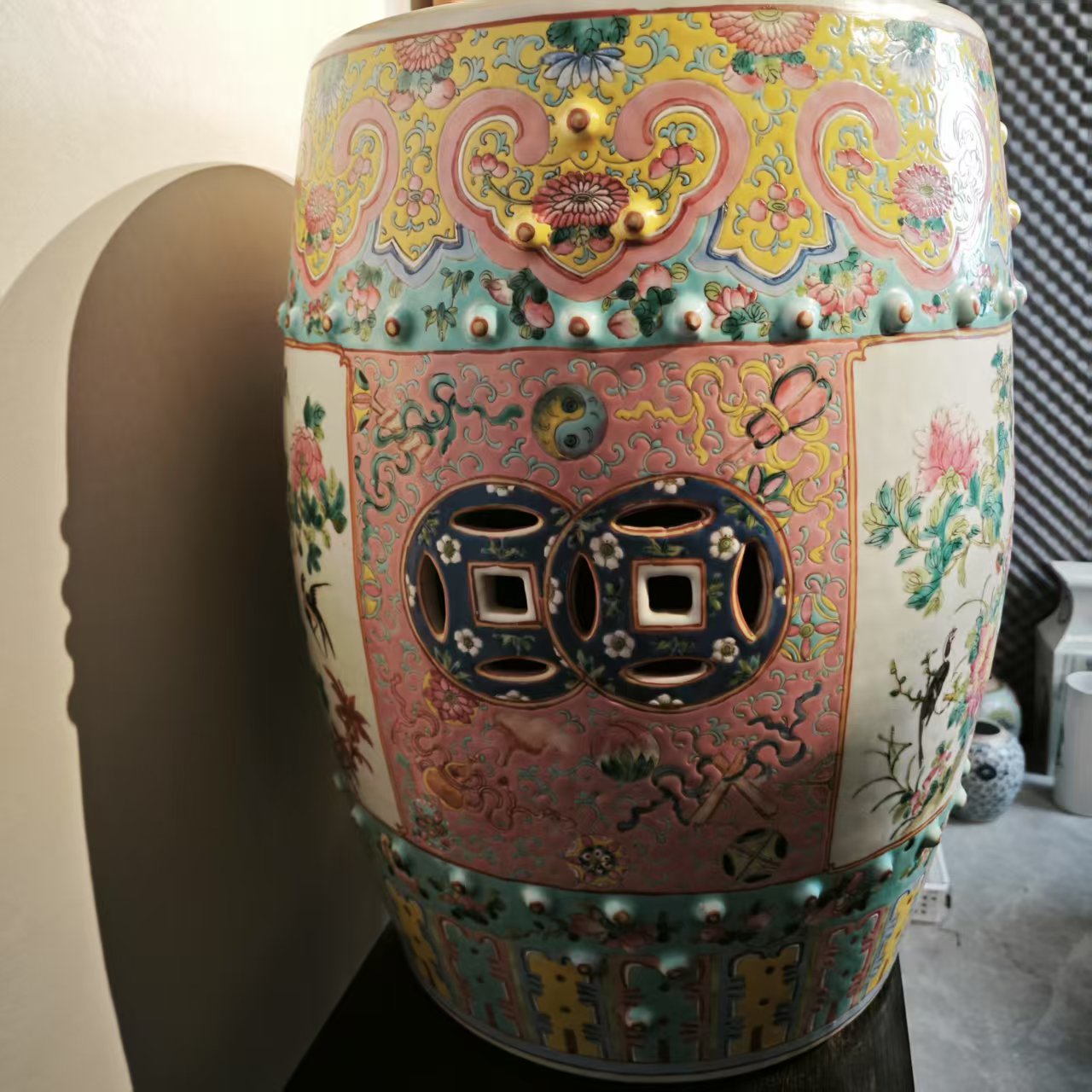 荣丰/清代粉彩绣墩