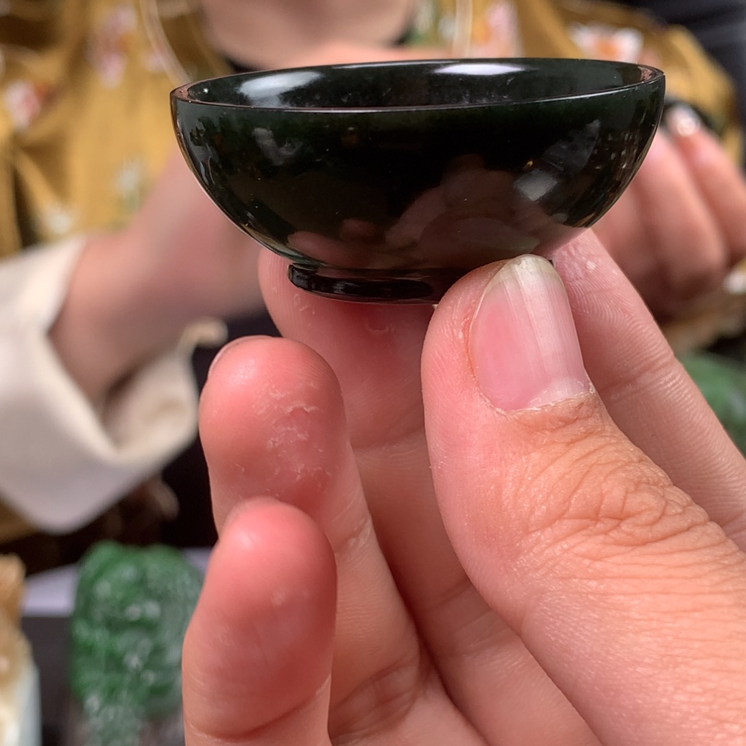 和田玉未镶嵌把件