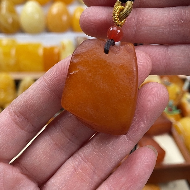 未镶嵌颈饰蜜蜡8克