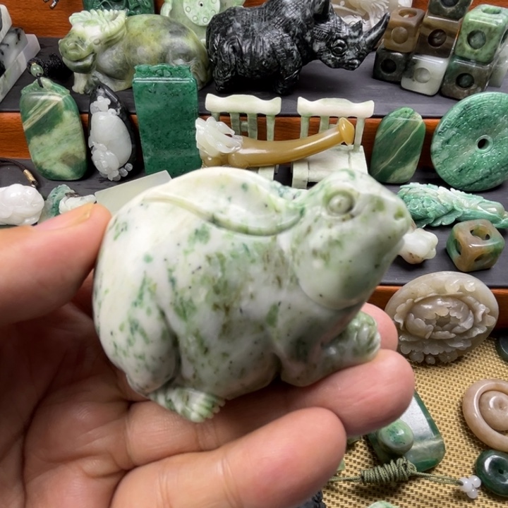 独山玉未镶嵌珠宝半成品