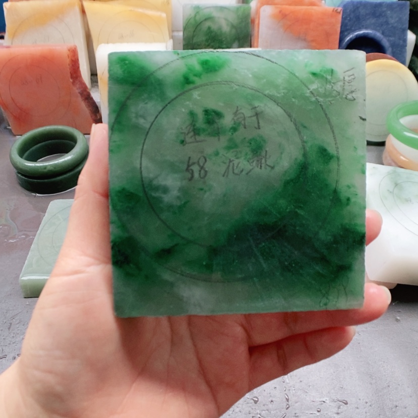 【闪购商品】定制石英质玉（非洲翠）连**于定制