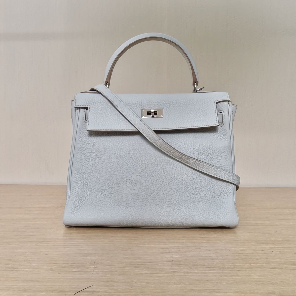 95新 Hermes/爱马仕 花花Kelly 28 80珍珠灰 Togo皮 框Q 银扣