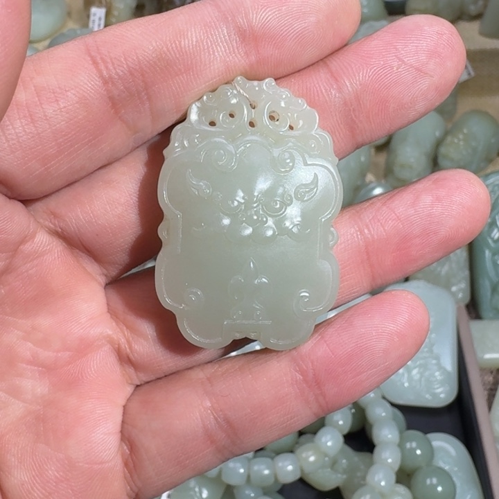 和田玉颈饰未镶嵌