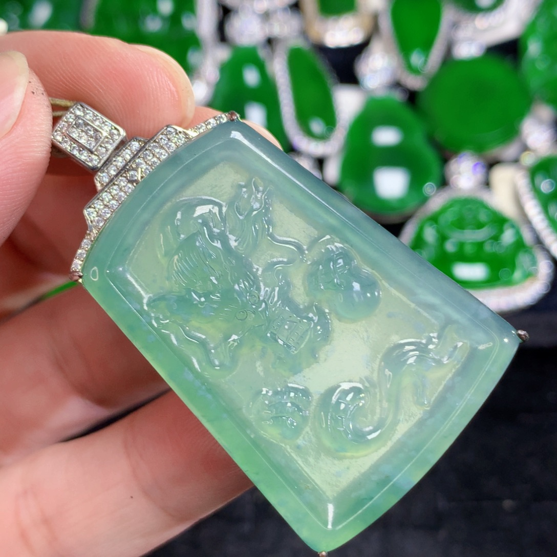 翡翠未镶嵌颈饰翡翠