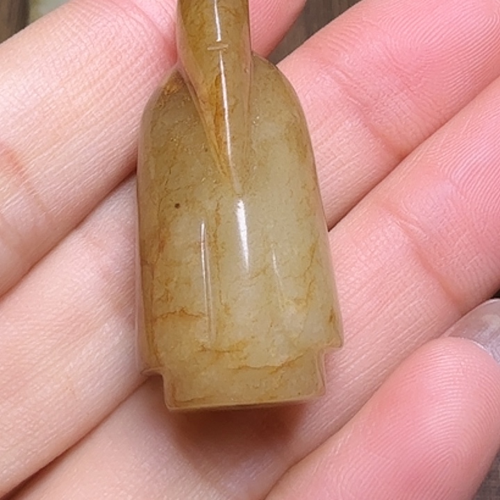 光***明和田玉（糖玉）未镶嵌颈饰