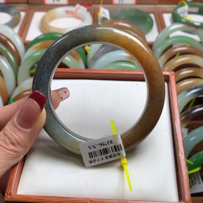 【闪购商品】和田玉手镯未镶嵌57/58