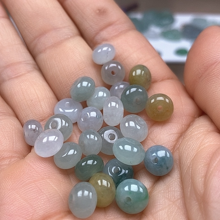 翡翠颈饰未镶嵌卡8加 一个60