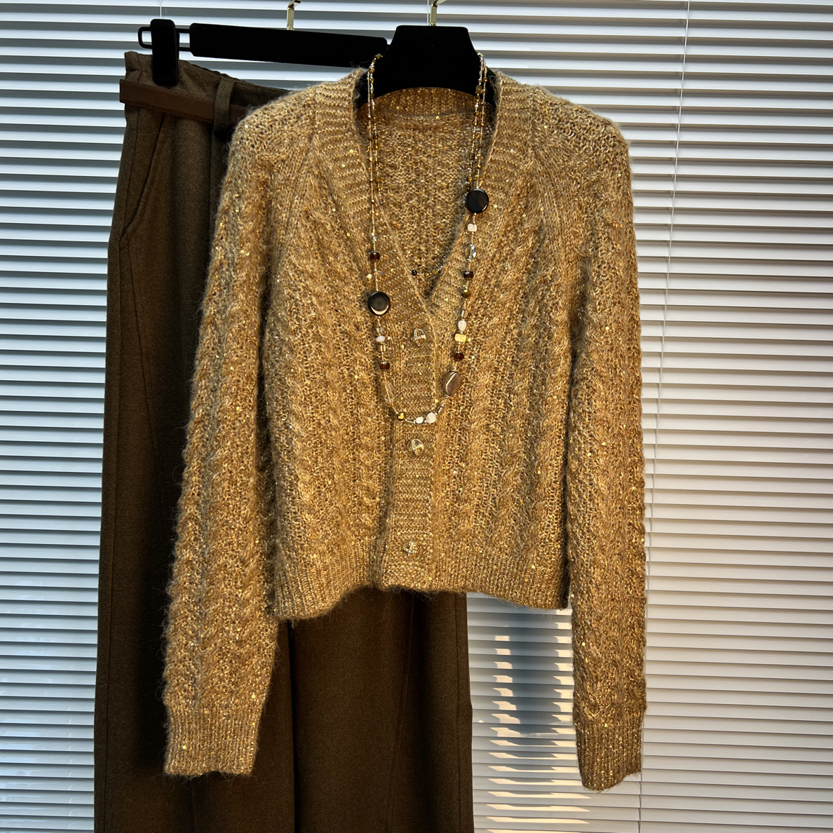 ANQING金沙柔绞秋冬百搭显瘦长袖开衫软糯舒适针织上衣女装