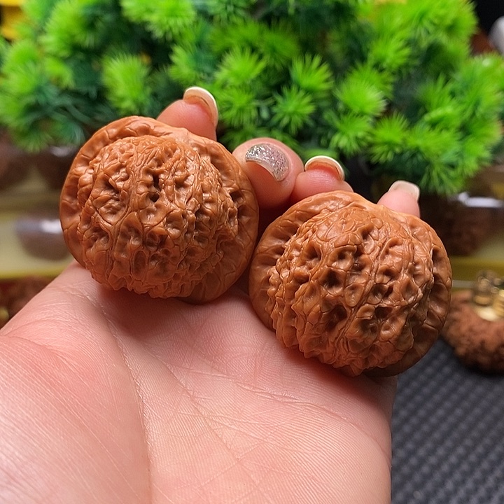 桃核把件42 血麒麟         