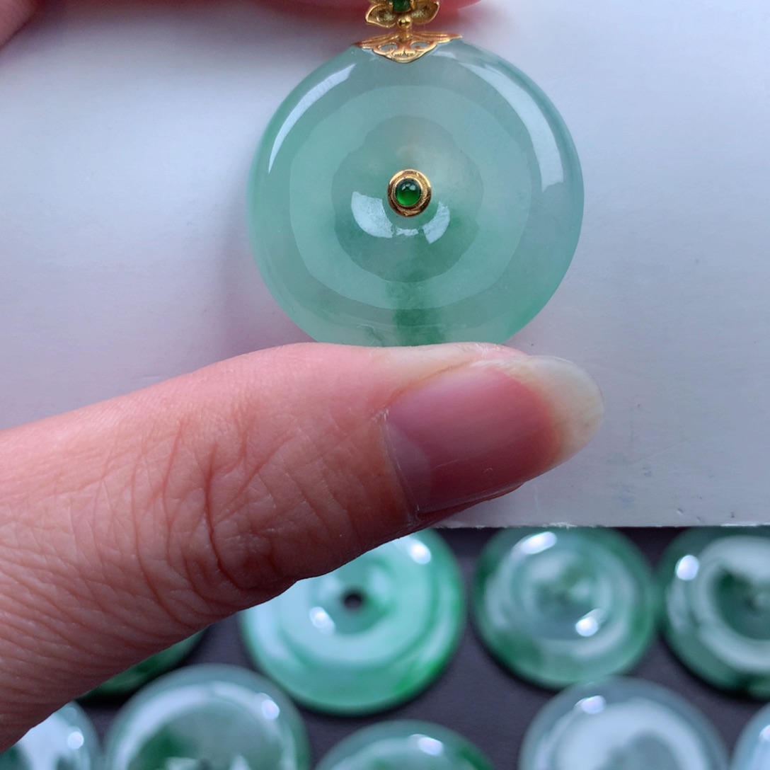 翡翠吊坠(不含链)18K金镶嵌