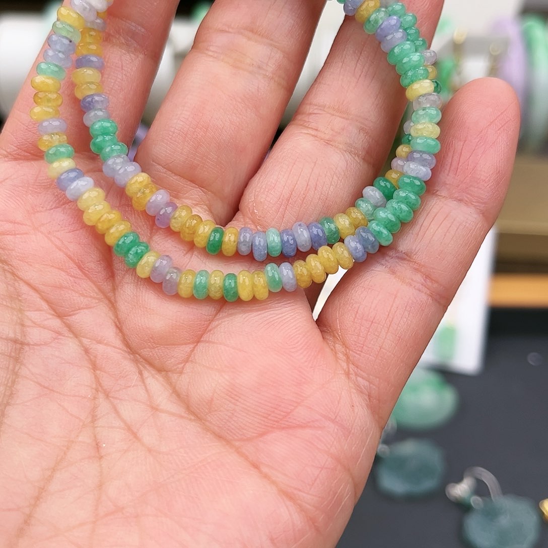 翡翠颈饰未镶嵌我