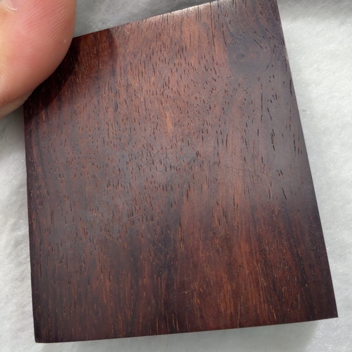 小***如大叶紫檀（黑酸枝木类）