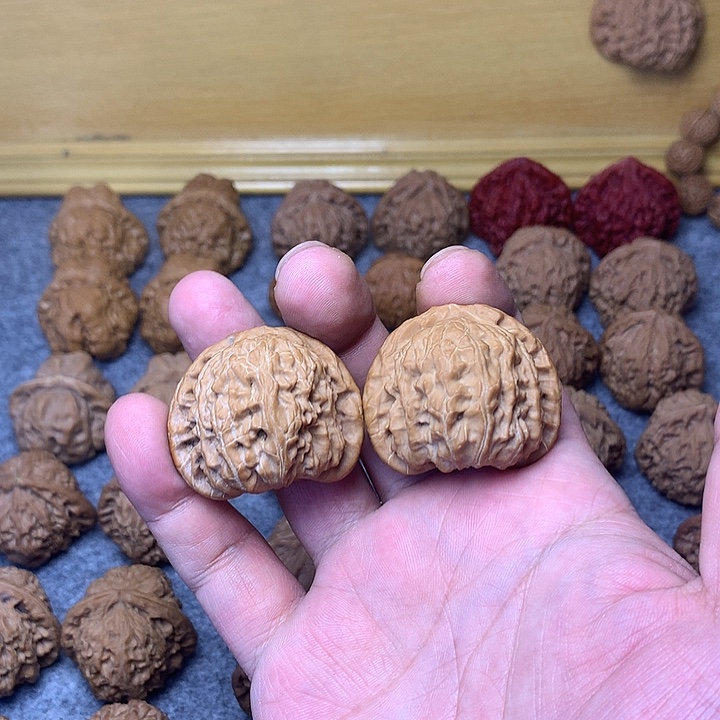 文玩核桃把件全品无修精品白狮子