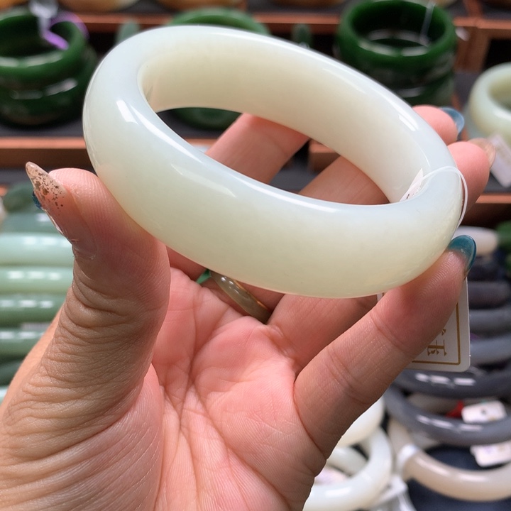 【闪购商品】未镶嵌手镯和田玉21