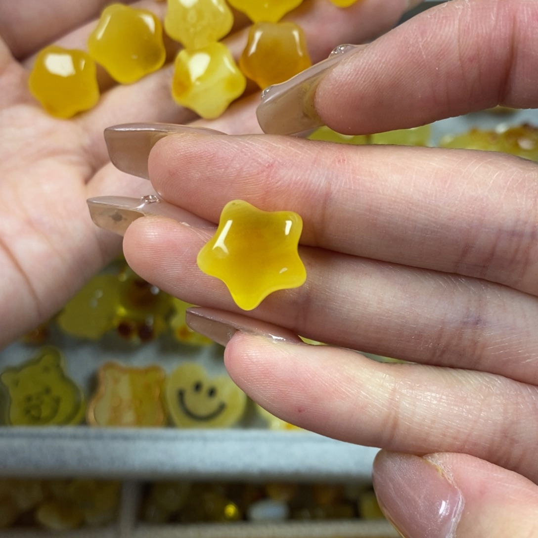 未镶嵌琥珀裸石U*?星星