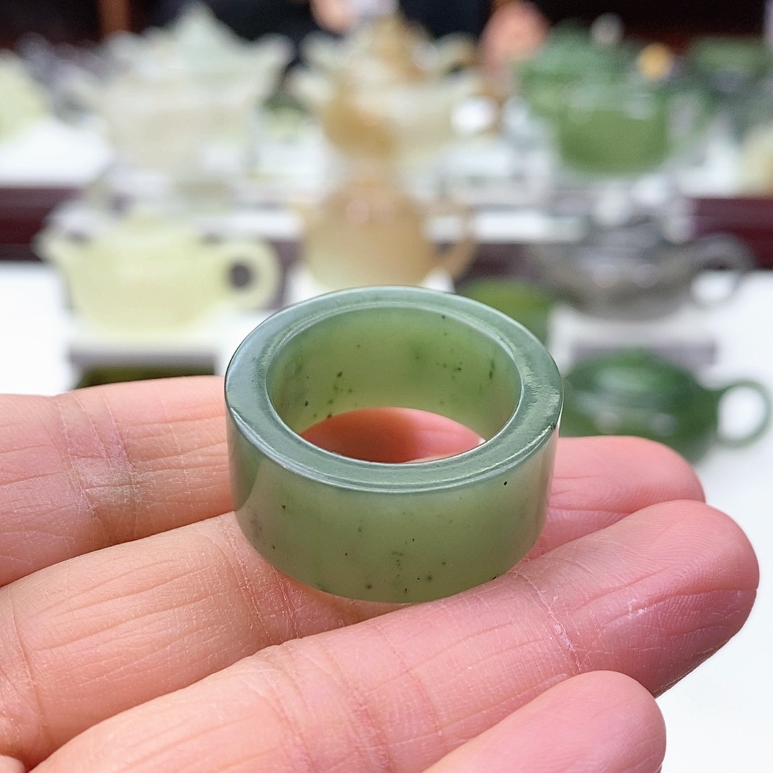 和田玉未镶嵌挂件横**马扳指