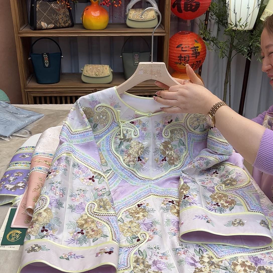 刺绣重工太太服成衣胸围110十如意