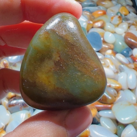 和田玉未镶嵌珠宝奇石23克