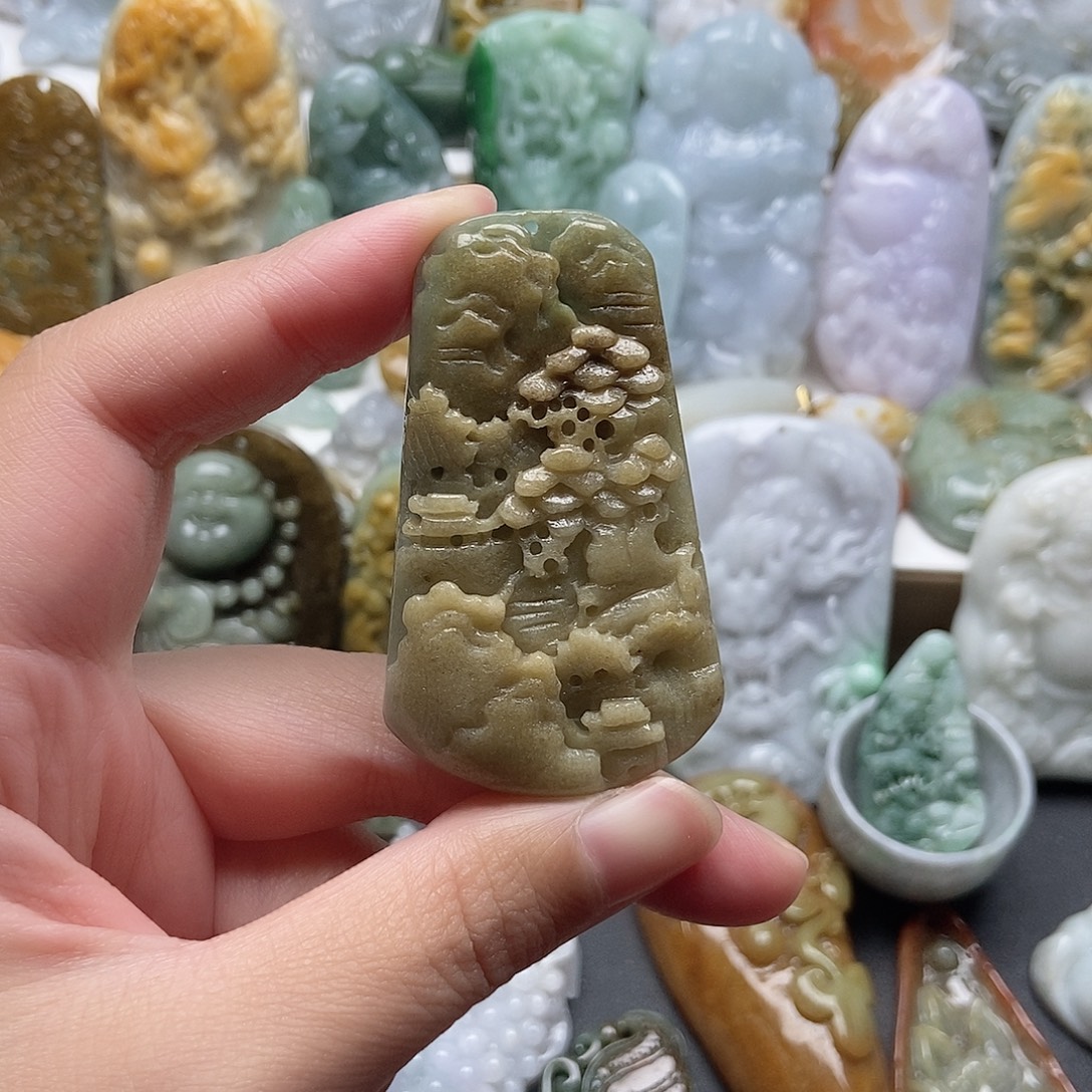 翡翠未镶嵌颈饰翡翠