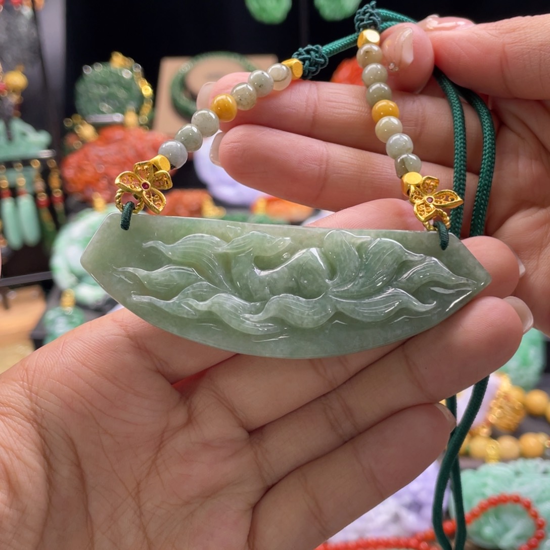 翡翠颈饰未镶嵌代编织