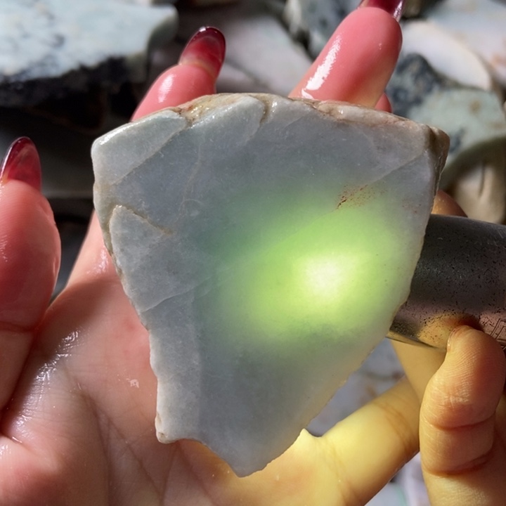 翡翠颈饰未镶嵌天然翡翠