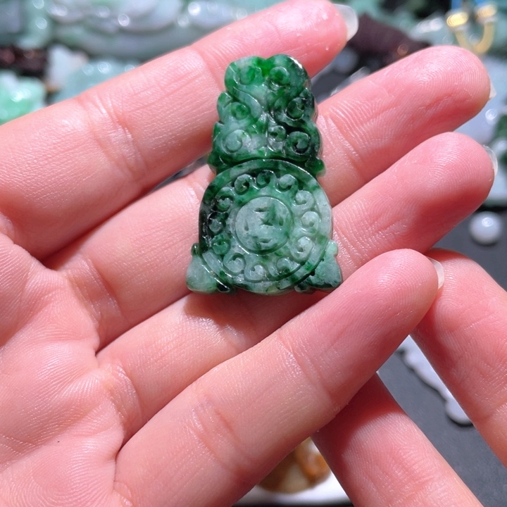 【闪购商品】翡翠颈饰未镶嵌天然翡翠