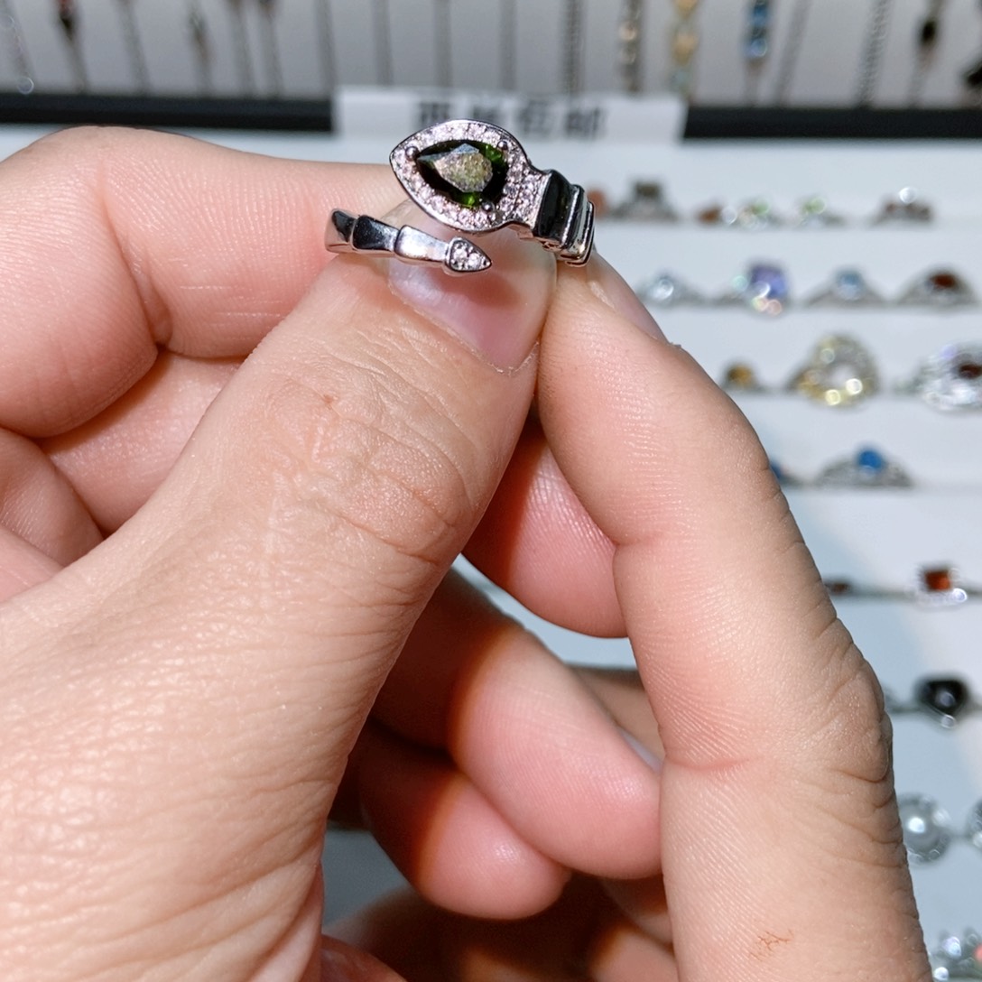 绿水晶戒指银S925镶嵌