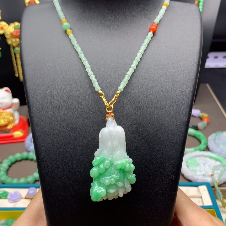 翡翠未镶嵌颈饰翡翠白菜