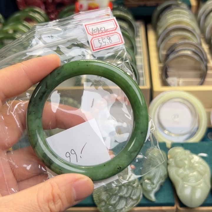 和田玉手镯未镶嵌55.8圈围10452