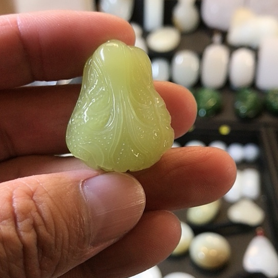 和田玉未镶嵌颈饰