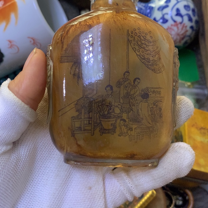 手工艺品琉璃美白淡斑精华原液的成分也非常细腻