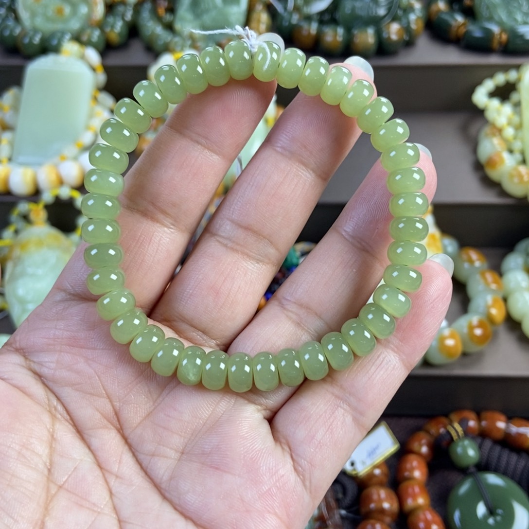 沐***風和田玉未镶嵌手串