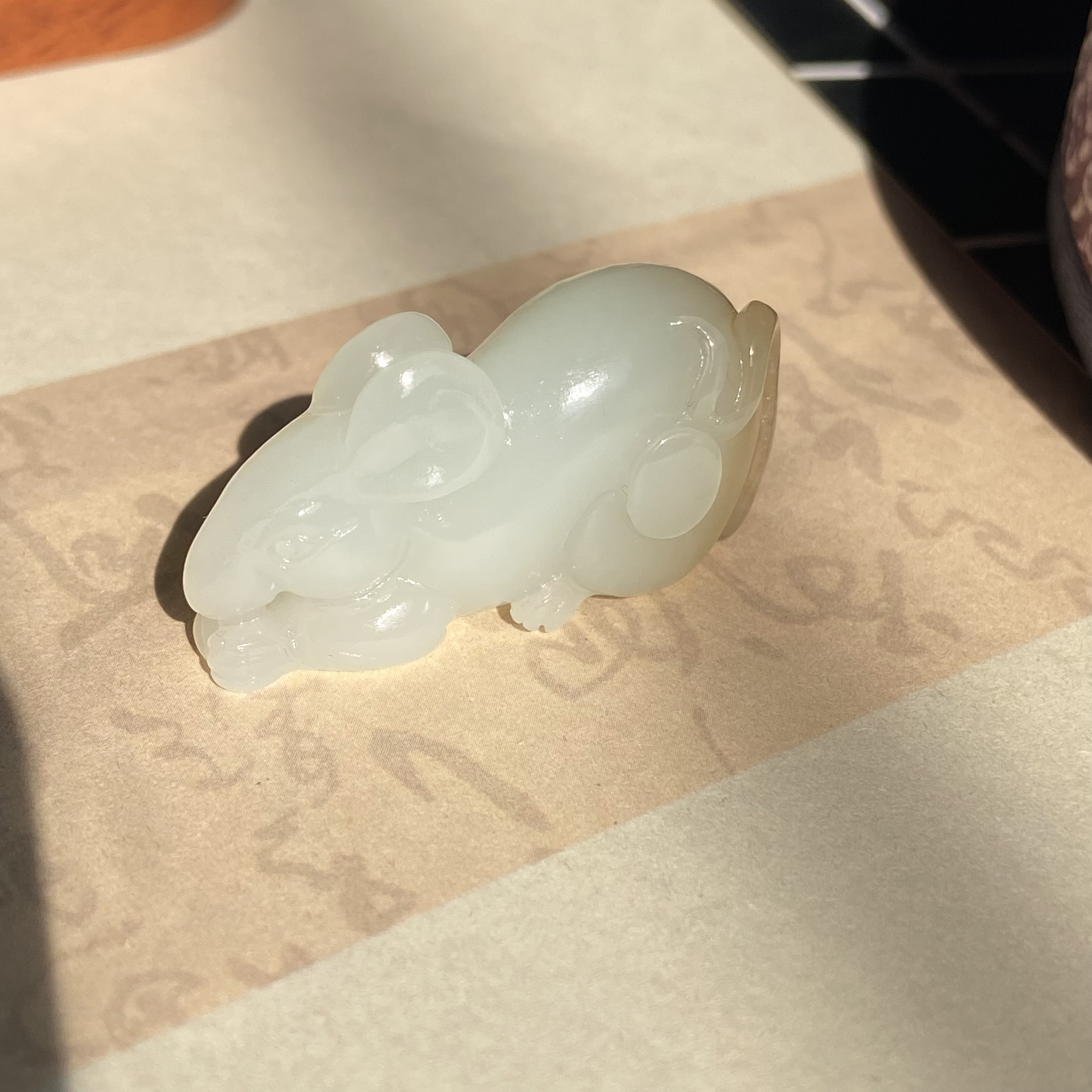 和田玉俄料糖白生肖鼠挂件