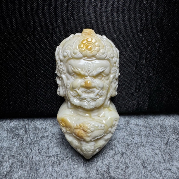 蜜蜡精工黄财神金刚杵