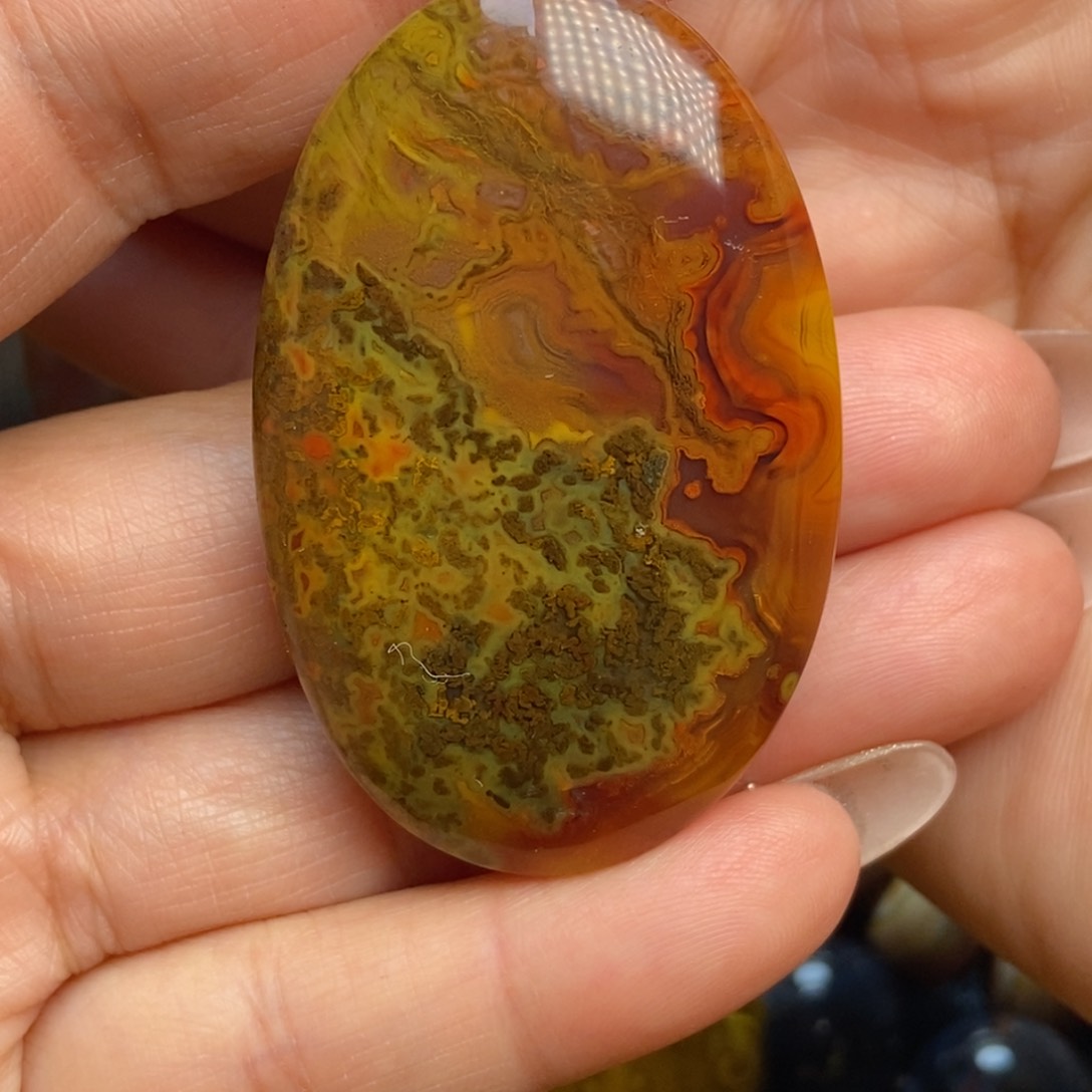 玛瑙/玉髓颈饰未镶嵌战国红