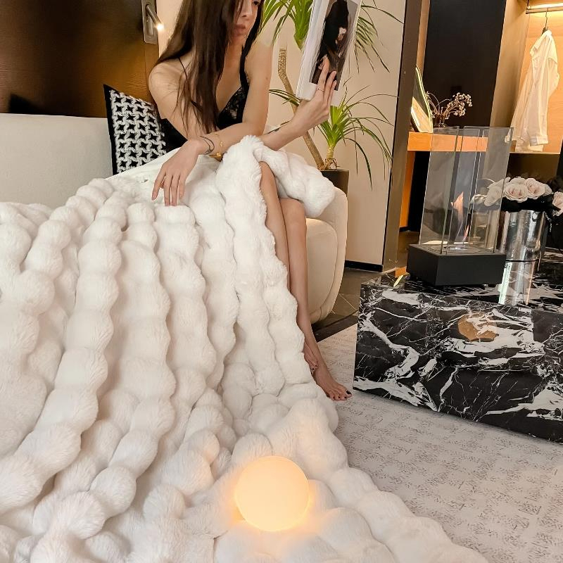 轻奢网红ins风办公室客厅午睡毯沙发卧室单人兔毛绒加厚披肩毛毯