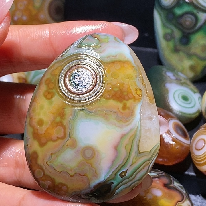 隋***弋玛瑙/玉髓未镶嵌珠宝奇石