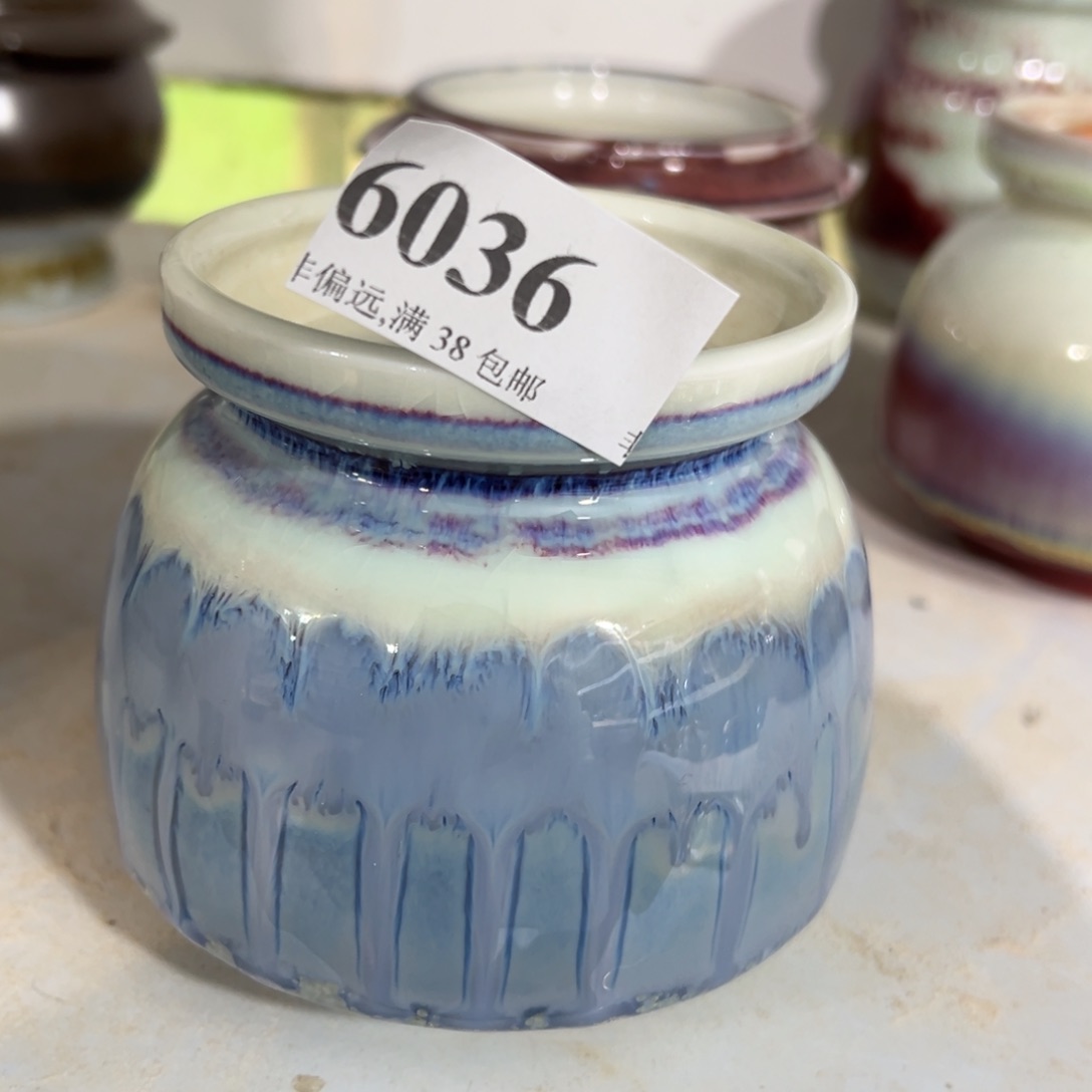 陶瓷口7.5高9。景德镇